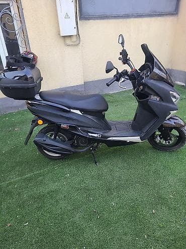 gilera runner: Макси-скутер 150 куб. см, Бензин — 9