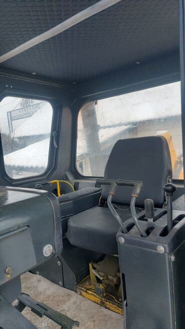 покрышка на погрузчик цена: Бульдозер, Shantui, 2006 г., Гусеничный — 8