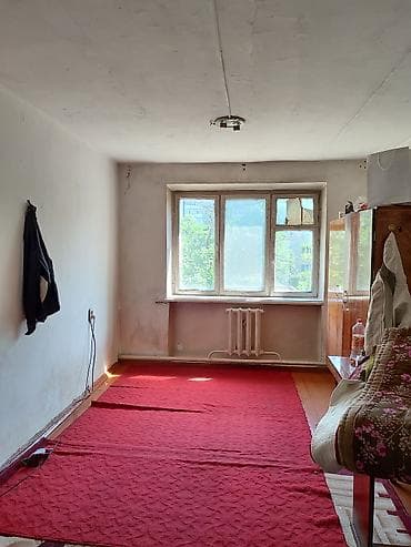 Бөлмөлөр: Комната в общежитии - Просторная светлая комната с большим окном, - — 1