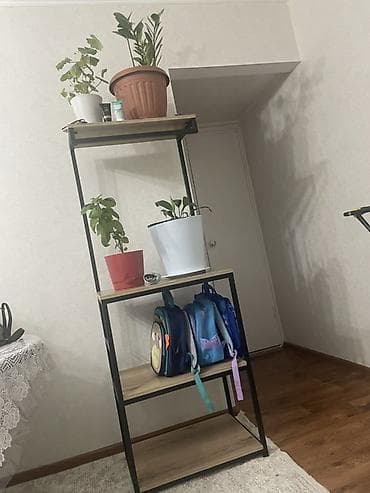 Компьютерный стол, С полками