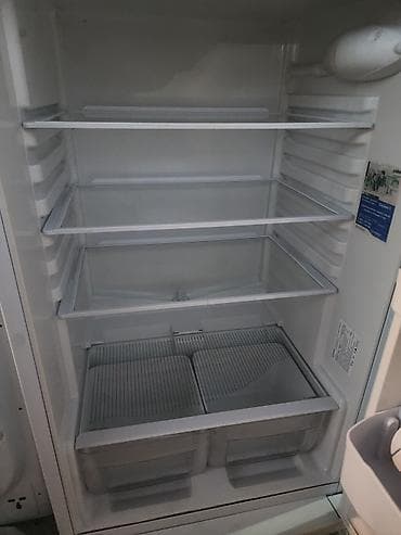 Холодильник Indesit, двухкамерный, классический белый. Особенности и