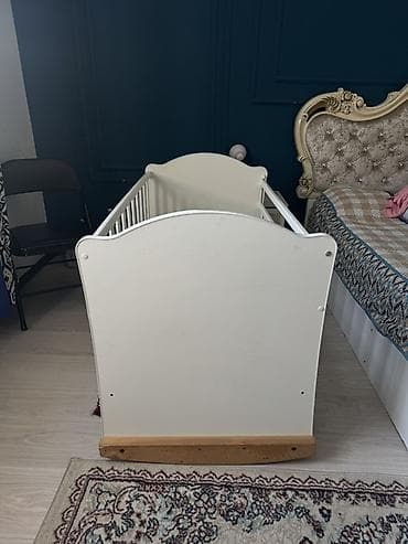 кровать полуторка бу: Детская кроватка с бортиками, белая. Как люлька, можно качать ребенка — 2