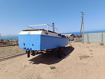 спортивный мото: Продается катер синего цвета с белым верхом. Оборудован сиденьями и — 3