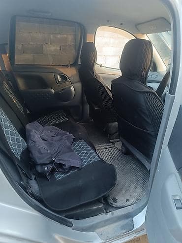 кыргыз кийимдер: Минивэн/компактвэн с трансформируемым салоном и большим багажным — 4