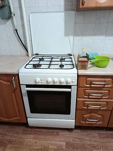 Мебель: Кухонный гарнитур + газовая плита + балконный блок ПВХ + входная дверь — 4