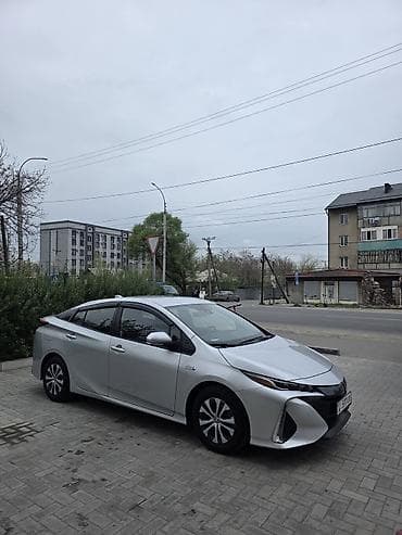 Toyota Prius: 2021 г., 1.8 л, Автомат, Гибрид, Хэтчбэк