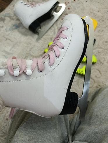 женские коньки: Фигурные, 36, Б/у — 2