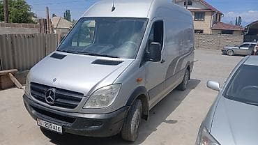 Mercedes-Benz Sprinter, серебристый фургон (средная база, высокая