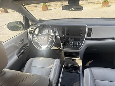 2020: Toyota Sienna: 2020 г., 3.5 л, Автомат, Бензин, Минивэн — 5