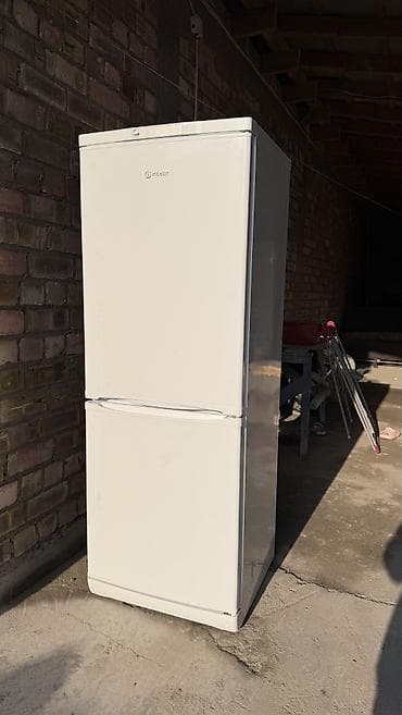 kitchen aid: Холодильник Indesit, Двухкамерный — 2