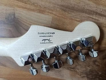 форма валейболный: Электрогитара Squier by Fender Bullet Strat (Stratocaster) - — 3