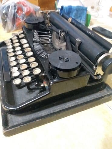 Велозапчасти: Пишущая ( печатная) машинка фирмы "Underwood" (USA), производилась 0 — 2