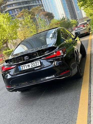 gac aion s 2021: Lexus ES: 2022 г., 2.5 л, Газ, Седан — 3