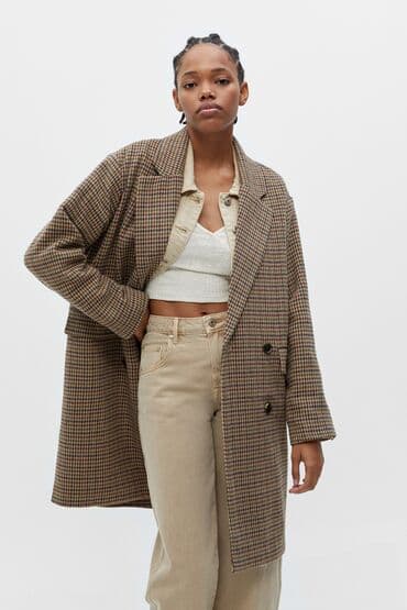 Атайын кийим: Оверзайз пальто Bershka в классическом стиле Состояние 9/10 Состав — 1