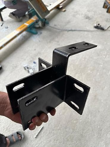 метал база: Стальной кронштейн-узел крепления для несущих конструкций. - — 1