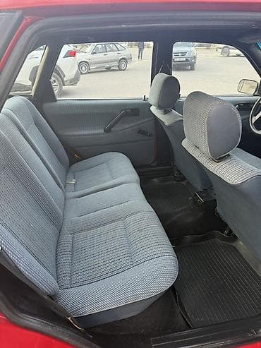 Volkswagen: Volkswagen Passat: 1988 г., 1.8 л, Механика, Бензин, Седан — 7