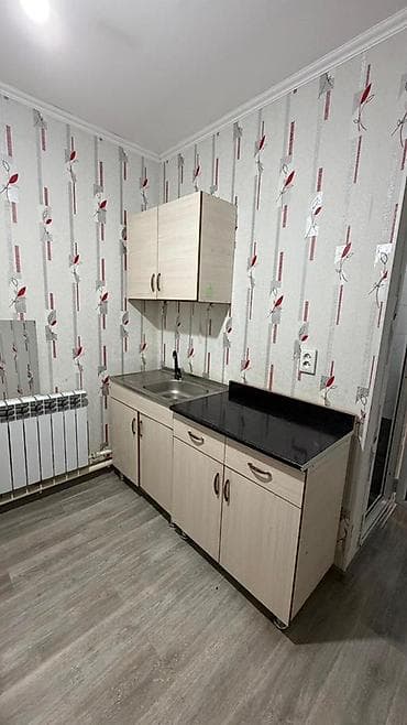 достук отел: Сдаётся комната с отдельным входом (дверь с номером 7). Все условия — 5