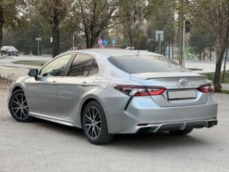 продаю домкрат: Toyota Camry: 2022 г., 2.5 л, Автомат, Бензин, Седан — 4