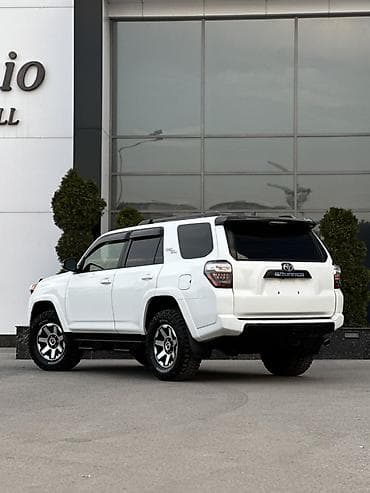 4 вд: Toyota 4Runner: 2022 г., 4 л, Автомат, Бензин, Внедорожник — 8