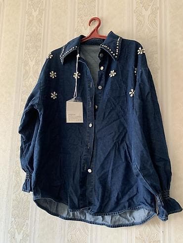 джинсова сорочка: Джинсовая рубашка/оверсайз джекет темно-синего цвета с декоративной — 1