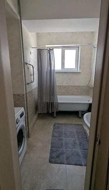 osh flat: Здаётся 2 комнатная квартира 65 м2. Льва Толстого/Тыныстанова. Рядом — 10