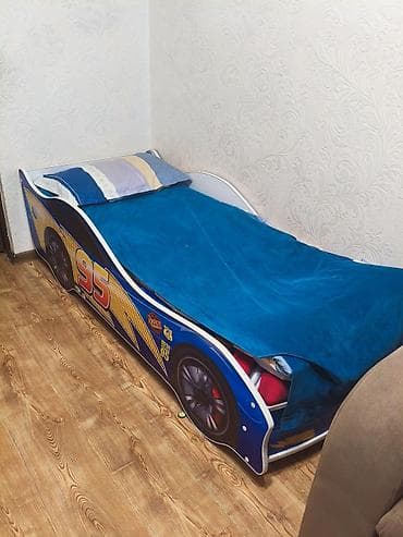 bugatti chiron: Кровать-машинка, Б/у, Другой материал — 4