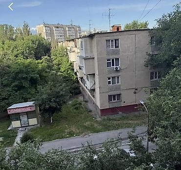 70: 1 комната, 35 м², 11 мкр 105 серия, 4 этаж — 1