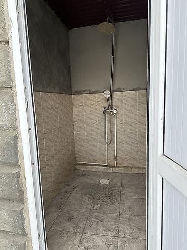 алтын казык ж м: 2 комнатная квартира Внутри есть : вода газ. Туалет душ с наружи — 6