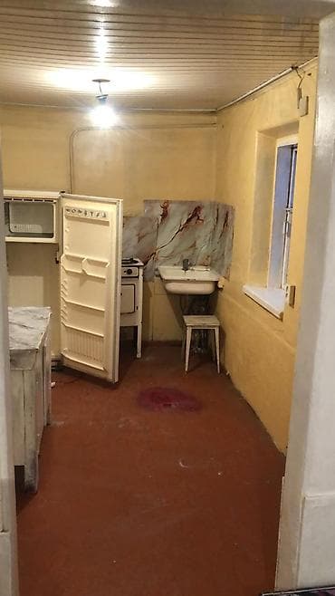 аренда комнат бишкек: Комната с отдельной кухней в небольшом жилом блоке. - Планировка — 2