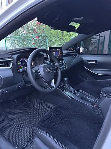 Toyota: Toyota Corolla: 2022 г., 1.8 л, Вариатор, Гибрид, Седан — 6