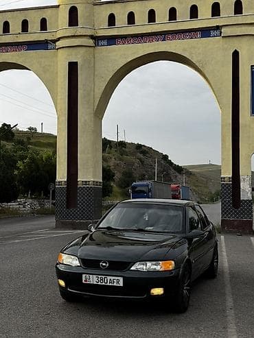 другая мото: Opel Vectra: 1998 г., 1.8 л, Механика, Бензин, Седан — 1