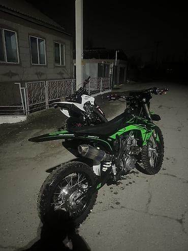 воздушный: Эндуро 300 куб. см, Бензин, Взрослый — 5