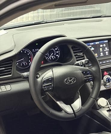 я девушка: Hyundai Elantra: 2019 г., 2 л, Автомат, Бензин, Седан — 9