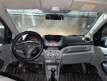 9: Nissan Pixo: 2009 г., 0.9 л, Механика, Бензин, Хэтчбэк — 4