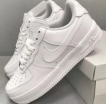 Кроссовки Nike Air Force 1 Low, полностью белые. - Классический at lalafo.kg Кроссовки Nike Air Force 1 Low, полностью белые. - Классический