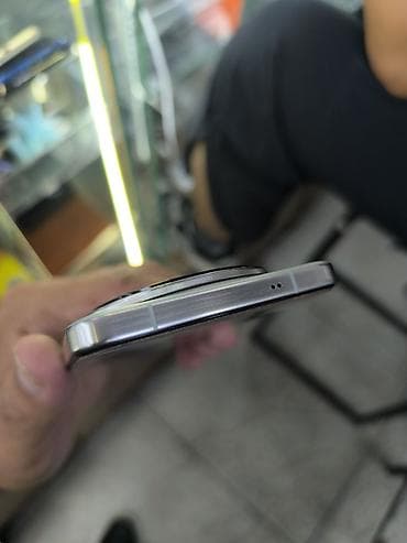 sony xz2 compact: Vivo X200 Pro, 512 ГБ, цвет - Серебристый — 3