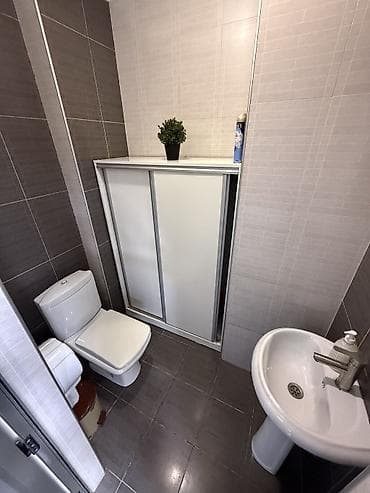снять квартиру 3 комнаты: Продажа офисов 184 м², С ремонтом, Без мебели, 1 этаж — 5
