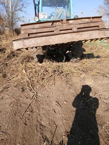 Тракторы Lovol: Модель 80, Б/у, 2010 г., Трактор с другими агрегатами — 6