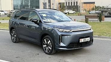 gac aion v: AION Y Plus i60 — модерновый электрический кроссовер C‑класса. Кузов — 3