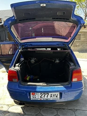 глф 2: Volkswagen Golf: 2000 г., 2.3 л, Механика, Бензин, Хэтчбэк — 5