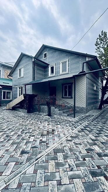 с озерное: Просторный дом с закрытым двором и хозяйственными постройками. - — 2