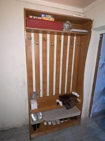 прихожый мебель: Прихожая комплект из ЛДСП в тёплом древесном оттенке. Состав: - — 3