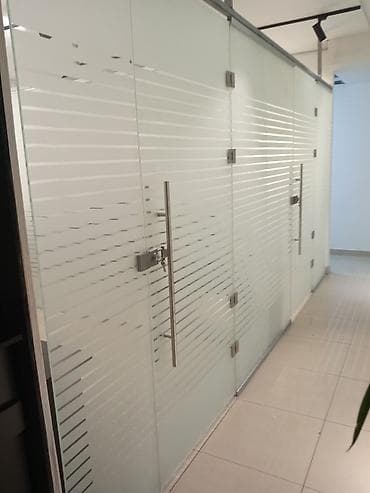 Буюртмага терезелер: Буюртмага Бүтүндөй айнектен жасалган тосмо, Офис үчүн, Брондолгон айнек, Монтаждоо, Демонтаждоо, Акысыз өлчөө — 2