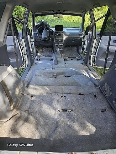 жак т8: Toyota Picnic: 2000 г., 0.2 - engine capacity л, Кол менен иштөөчү, Бензин, Вэн/Минивэн — 8