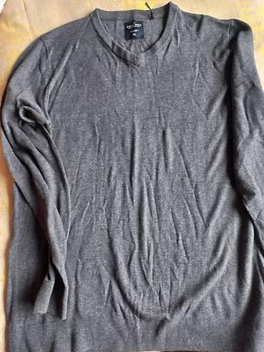 Продаю мужские свитера в отличном состоянии. Размер М/ L