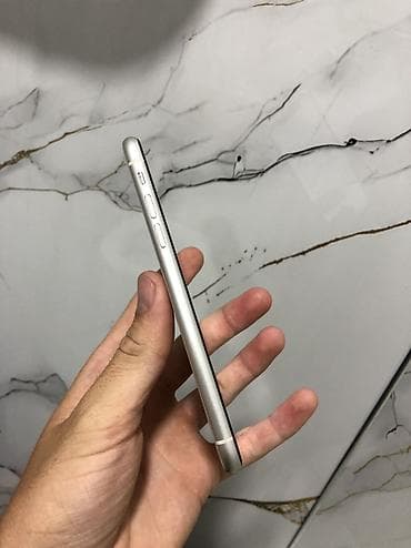 apple wathc: IPhone 11, Б/у, 64 ГБ, Белый, Чехол, 67 % — 3