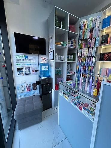 парикмахерские оборудование: Сдаю Магазин, В торговом центре, 11 м² Действующий, С оборудованием, С ремонтом, Вода, Канализация, Отопление, Отдельный вход, 1 линия, Кондиционер — 6