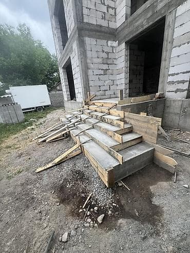услуги по заливке фундамента: Бетонная лестница Для дома, Форма лестницы: Много-маршевая — 4