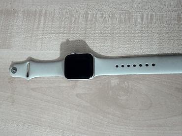 президентские часы: Продаю Apple Watch SE 40mm в алиминьевом цвете ремешок бежевый — 2