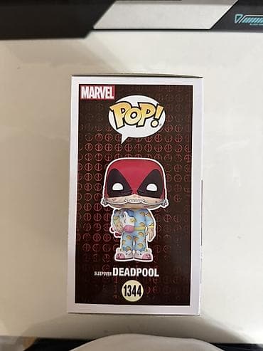 marvel: Фигурка Funko Pop! Marvel — Sleepover Deadpool (#1344) - Серия — 4